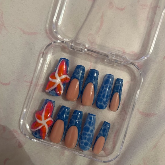 POOL NAILS - Picture 1 of 1